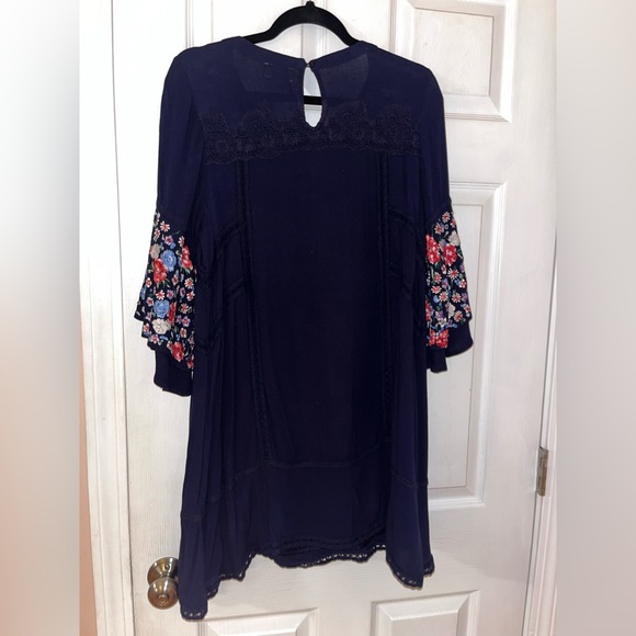 RAHICALI EMBROIDERED DRESS - Picture 7 of 7